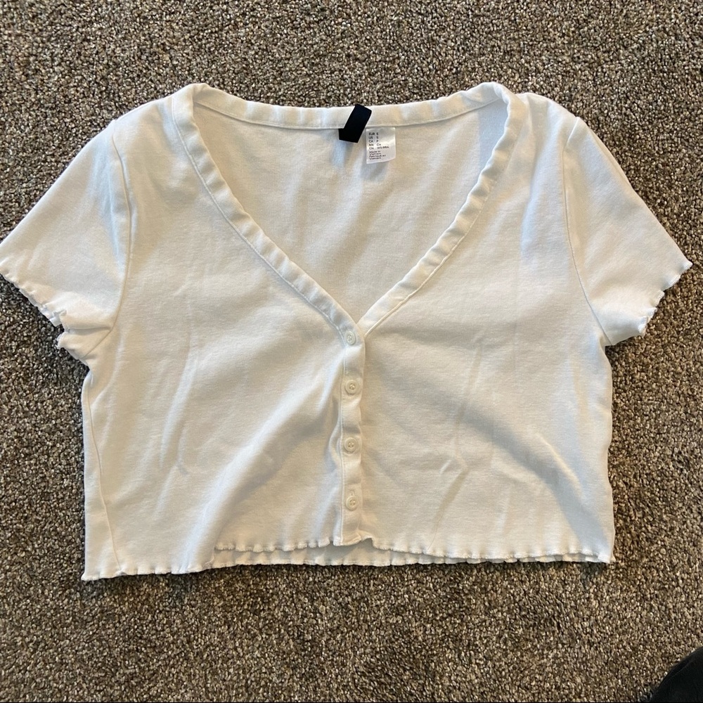 Divided Boxy Crop Top with Lettuce Details